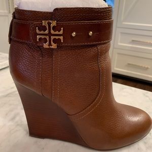 Tory Burch Elina Wedge Bootie Size 8.5